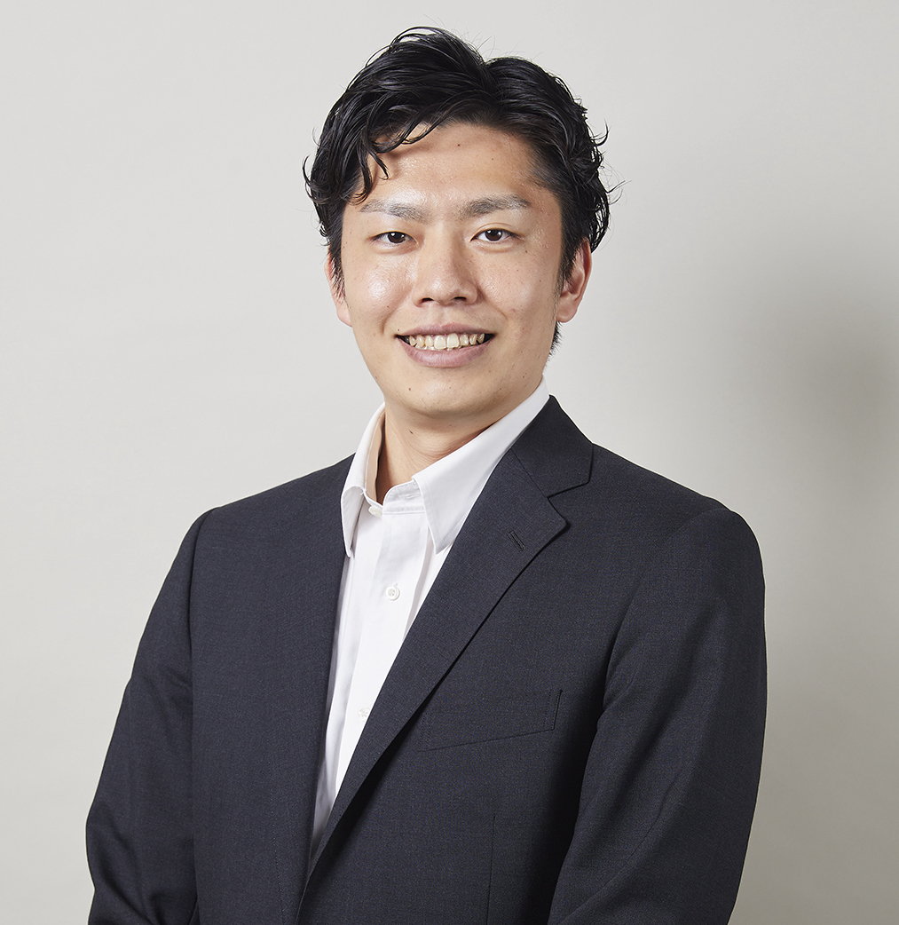 <span class="sub">Manager / Launch Service</span>Yuichiro Yamada