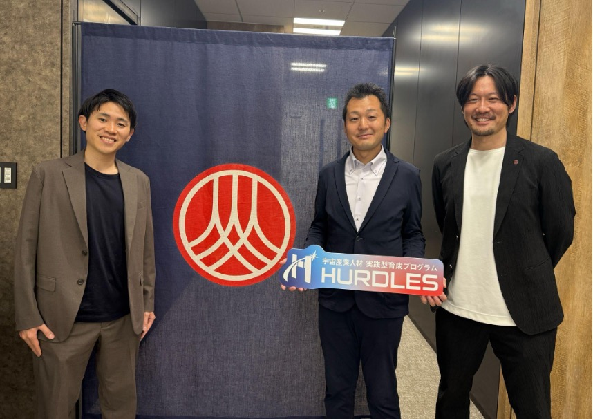 事例インタビューにご協力いただいた株式会社DNPデジタルソリューションズ 相場 さん（中央）と
Space BDにてHURDLESを推進する教育事業ユニットの笠原（左）＆平野（右）