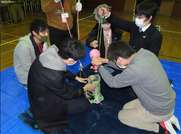 Space BD衛星開発プログラムCanSatワークショップを実施「宇宙教育プロジェクト」の一環でクラーク国際生徒が宇宙開発を追体験