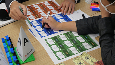 Space BD宇宙ビジネスとベンチャー経営をテーマとした企業様・社会人向け研修プログラムの提供開始三井住友海上火災保険様にビジネスゲーム型研修を実施マネジメントスキル、チームビルディング、新たな視点の学びの機会